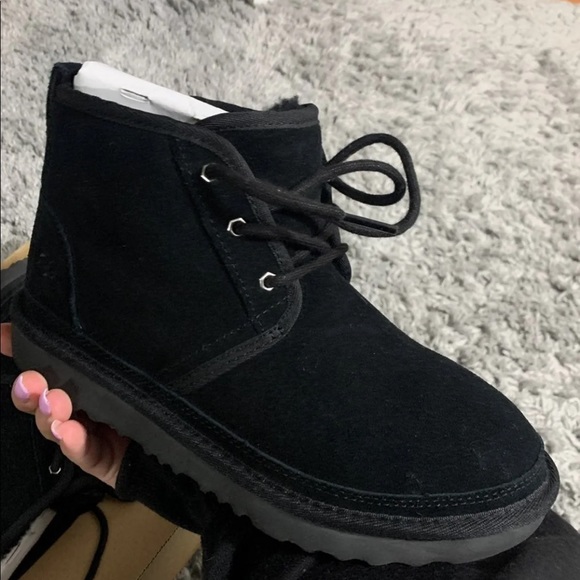 UGGS - Picture 1 of 3